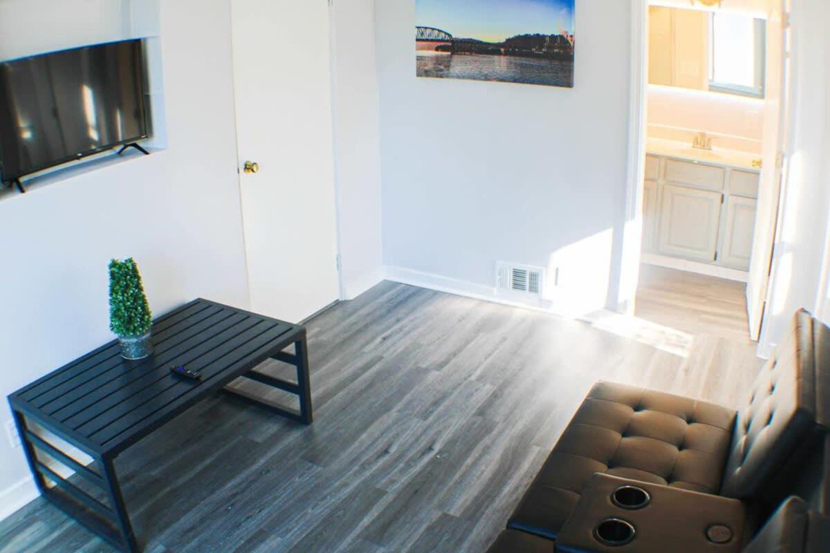 Newly Renovated 2-Bed Near Downtown-North Shore بيتسبرغ المظهر الخارجي الصورة