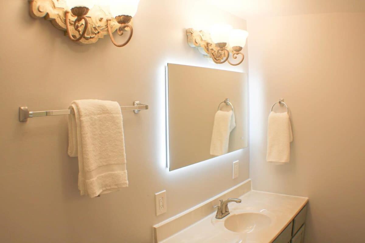 Newly Renovated 2-Bed Near Downtown-North Shore بيتسبرغ المظهر الخارجي الصورة